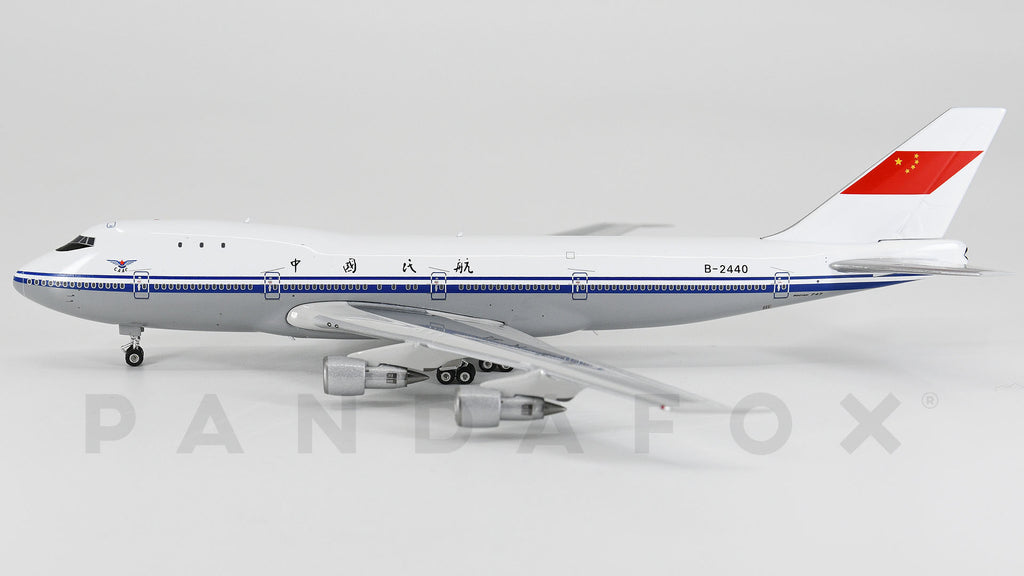 CAAC Boeing 747-200 B-2440 Phoenix 11818 PH4GOV2425 Scale 1:400