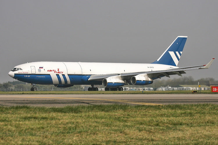 Polet Flight Ilyushin Il-96-400T RA-96102 Phoenix 11914 Scale 1:400