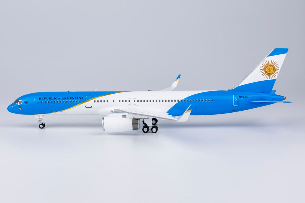 Argentina Air Force Boeing 757-200 ARG-01 NG Model 42001 Scale 1:200