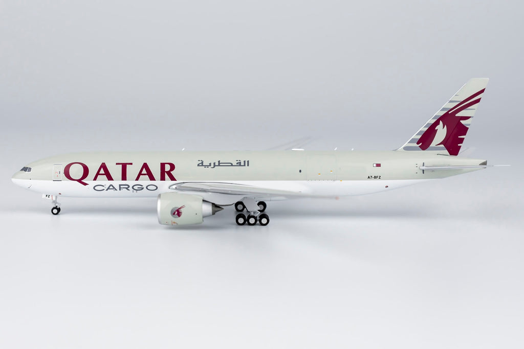 Qatar Airways Cargo Boeing 777F A7-BFZ NG Model 72023 Scale 1:400