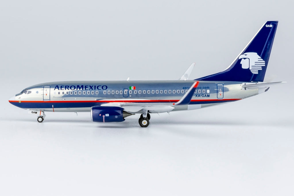 Aeromexico Boeing 737-700 XA-GAM NG Model 77028 Scale 1:400