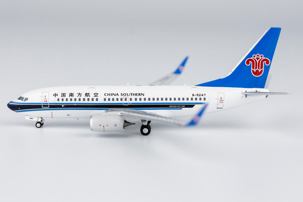 China Southern Boeing 737-700 B-5247 Ordinary Hero NG Model 77033 Scale 1:400