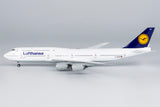 Lufthansa Boeing 747-8I D-ABYM NG Model 78010 Scale 1:400