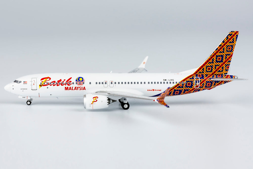 Batik Air Malaysia Boeing 737 MAX 8 9M-LRG NG Model 88012 Scale 1:400