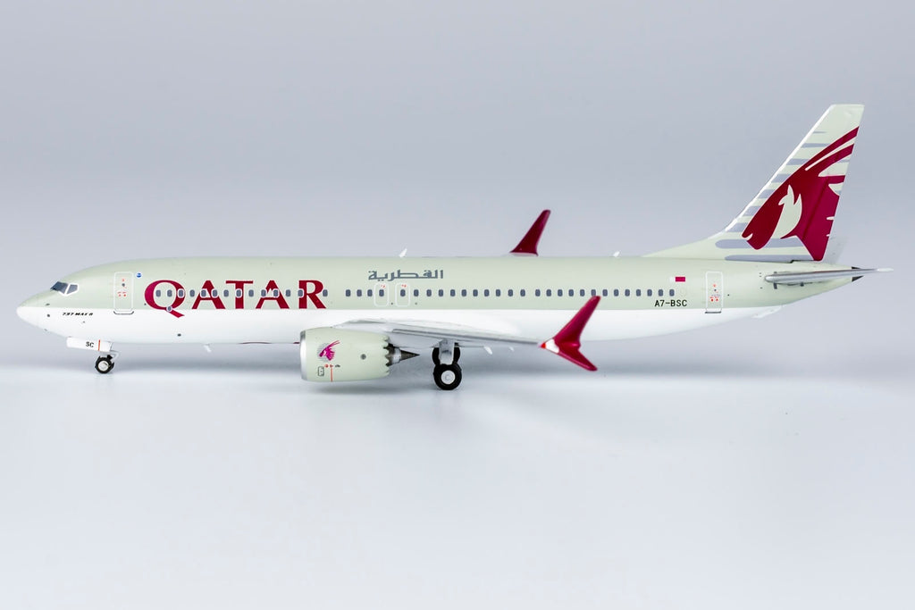 Qatar Airways Boeing 737 MAX 8 A7-BSC NG Model 88013 Scale 1:400