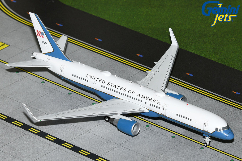 USAF Boeing 757 200 C 32A 99 0004 Air Force Two GeminiJets G2AFO1280 Scale 1 200