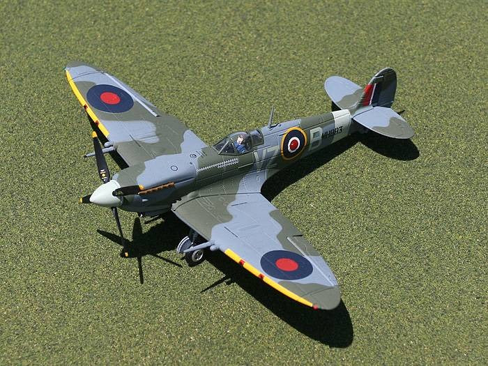 Royal Canadian Air Force Spitfire Mk IX MH883 GeminiJets ACES GARAF1006N Scale 1:72