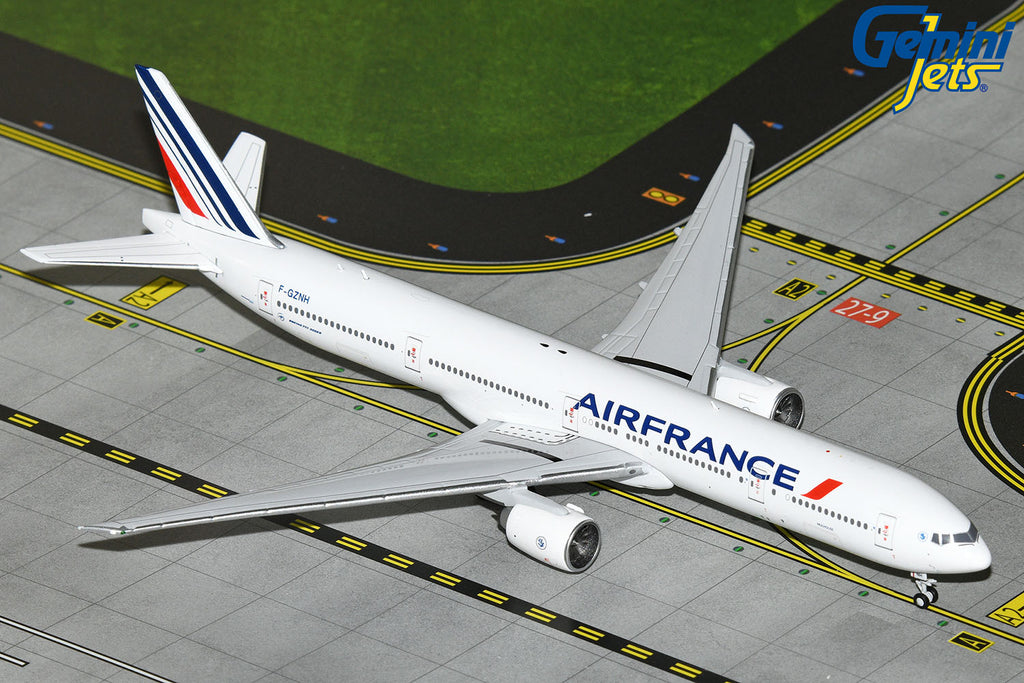 Air France Boeing 777-300ER F-GZNH GeminiJets GJAFR2248 Scale 1:400