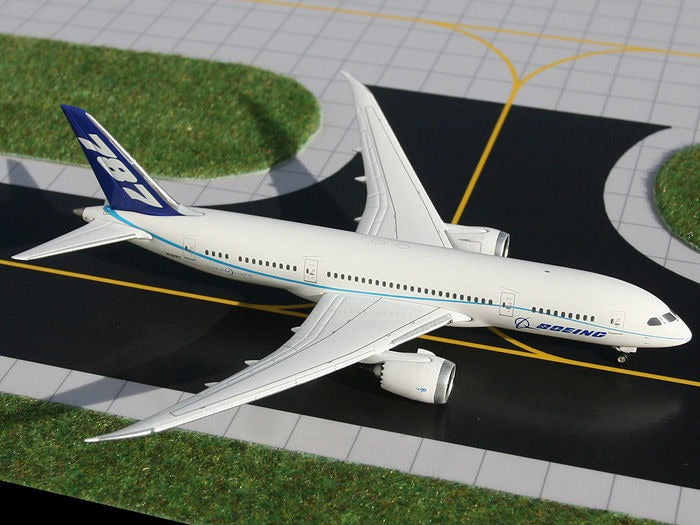 House Color Boeing 787-8 N787FT GeminiJets GJBOE980 Scale 1:400