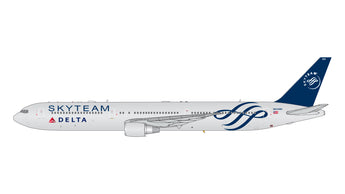 Delta Boeing 767-400ER N844MH Skyteam GeminiJets GJDAL2156 Scale 1:400