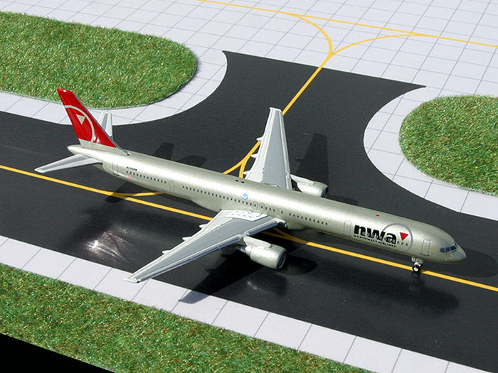 Northwest Airlines Boeing 757-300 N594NW GeminiJets GJNWA407 Scale 1:400