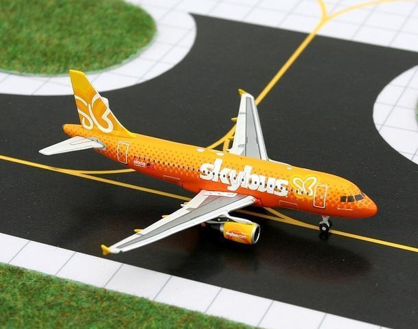 Skybus Airlines Airbus A319 N521VA GeminiJets GJSKV801 Scale 1:400