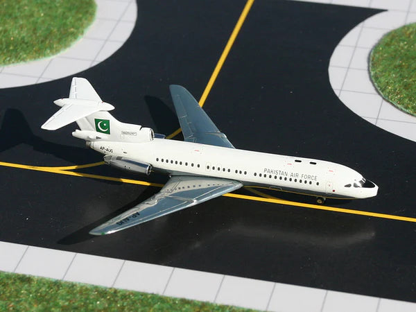Pakistan Air Force Hawker Siddeley Trident 1E AP-AUG GeminiJets GMPAF030 Scale 1:400
