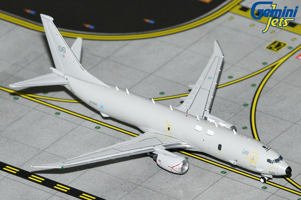 Royal Air Force Boeing P-8 Poseidon ZP806 GeminiJets GMRAF136 Scale 1:400