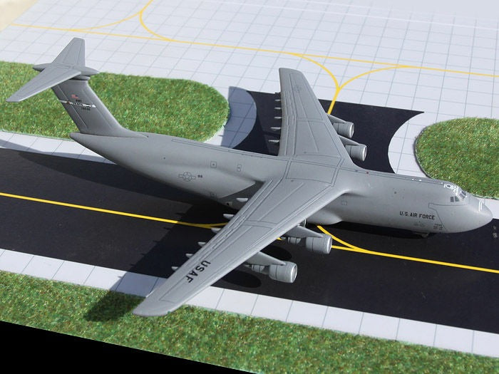 USAF Lockheed C-5M 87-0030 Travis AFB GeminiJets GMUSA049 Scale 1:400