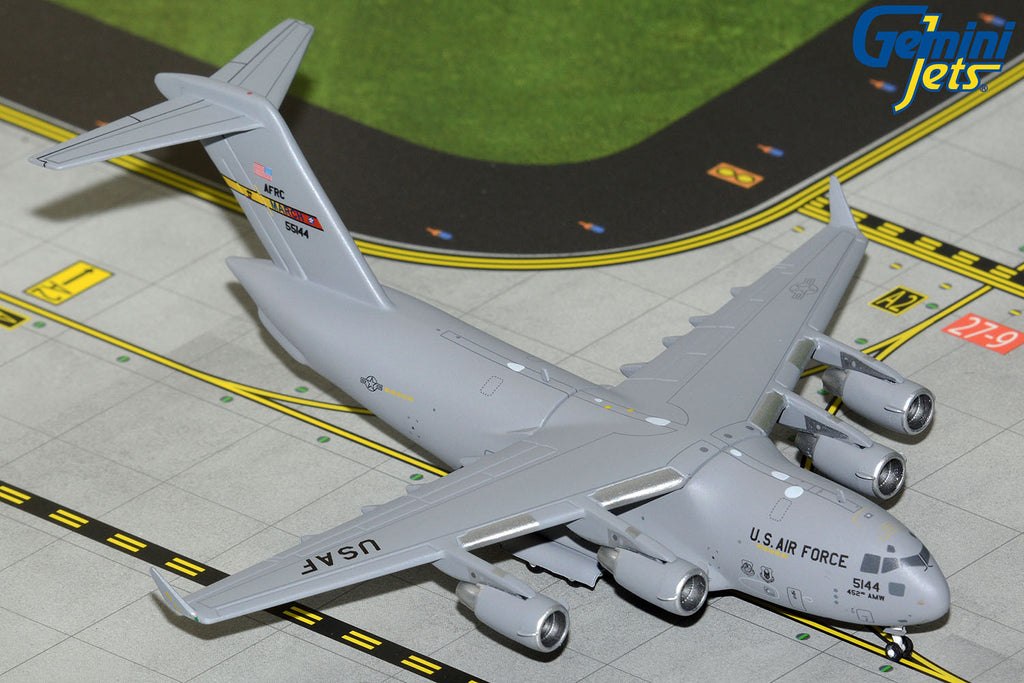 USAF Boeing C-17 05-5144 March ARB GeminiJets GMUSA148 Scale 1:400