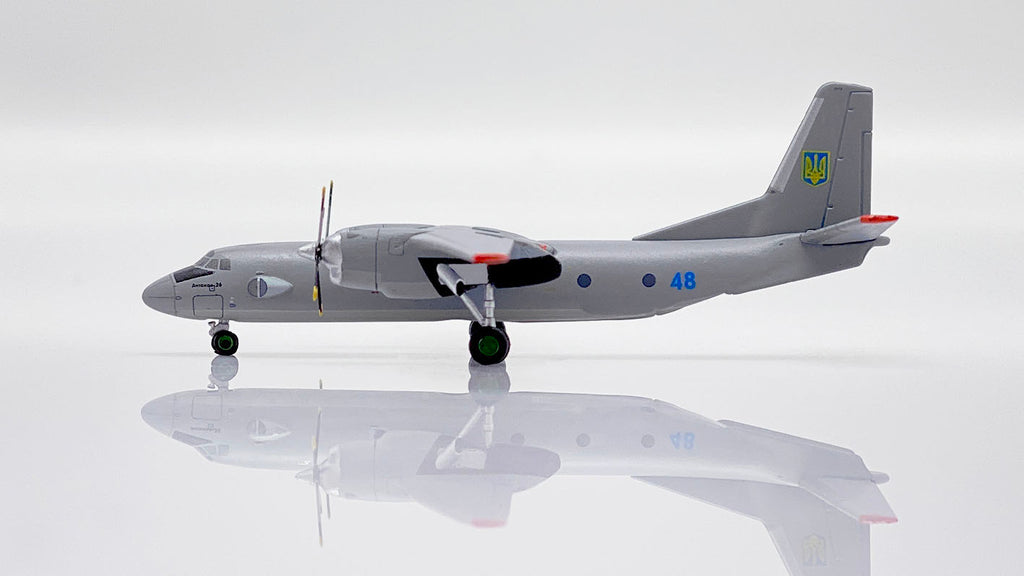 Ukrainian Air Force Antonov An-26 48 JC Wings LH4UAF326 LH4326 Scale 1:400
