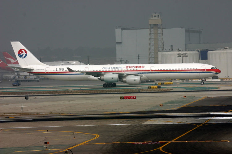 China Eastern Airbus A340-600 B-6050 Phoenix 11843 PH4CES2454 Scale 1:400