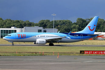 TUI Airways Boeing 737 MAX 8 G-TUMF Phoenix 11832 PH4TOM2446 Scale 1:400