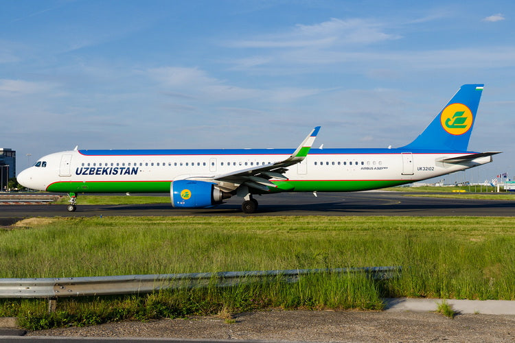 Uzbekistan Airways Airbus A321neo UK32102 Phoenix 11838 PH4UZB2460 Scale 1:400