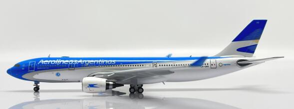 Aerolineas Argentinas Airbus A330-200 LV-GHQ National Football Team JC Wings SA4ARG020 SA4020 Scale 1:400