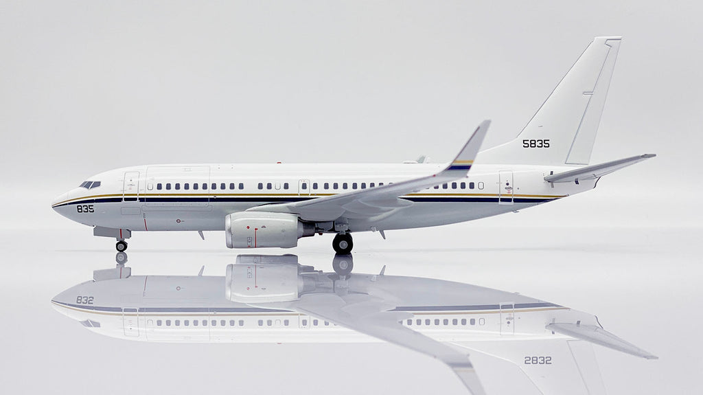 USN Boeing 737-700 (C-40A) 165835 JC Wings XX20278 Scale 1:200