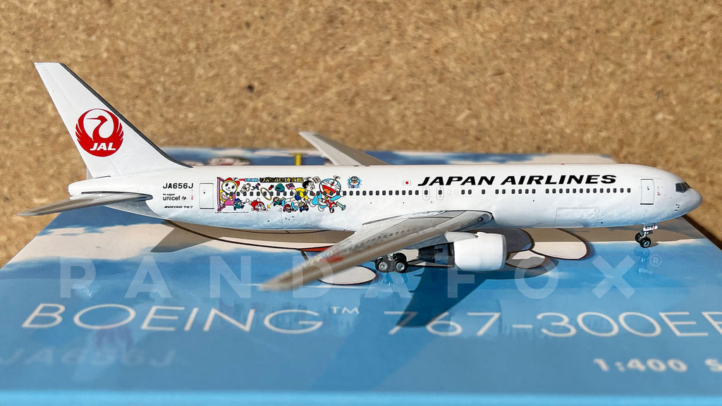 Japan Airlines Boeing 767-300ER JA656J Doraemon Phoenix PH4JAL883 04015  Scale 1:400