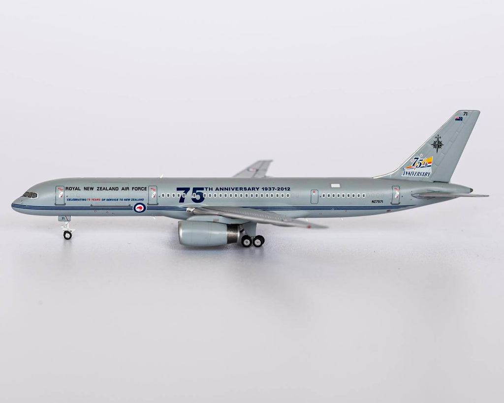 Royal New Zealand Air Force Boeing 757-200 NZ7571 75th Anniversary NG Model 53145 Scale 1:400