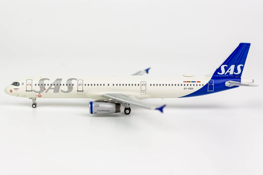 SAS Scandinavian Airlines Airbus A321 OY-KBH NG Model 13005 Scale 1:400