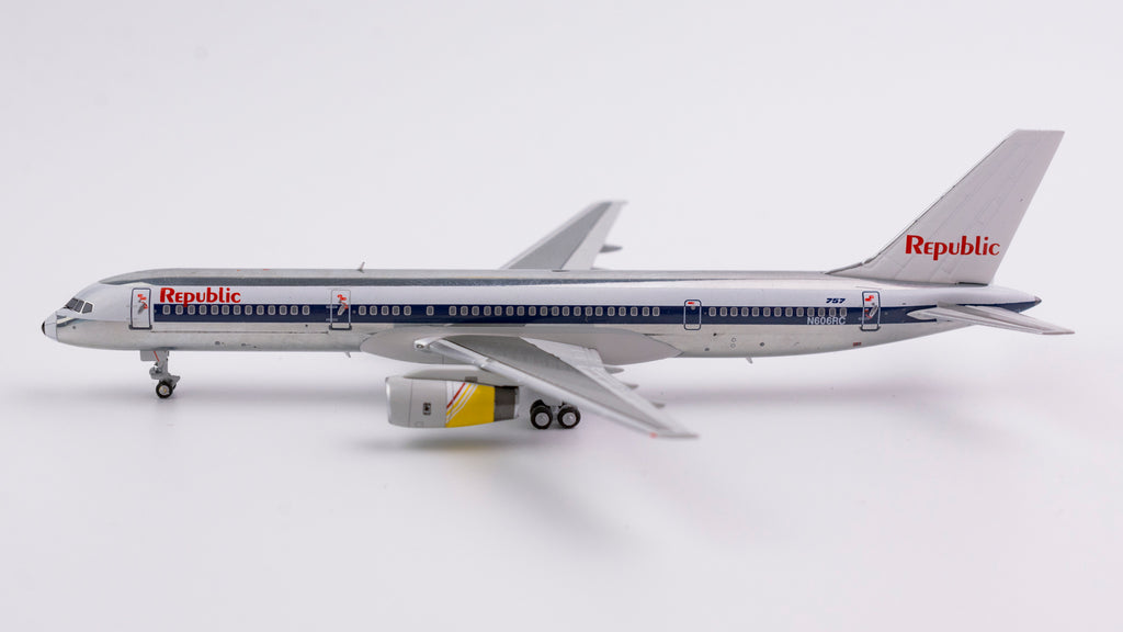 Republic Airlines Boeing 757-200 N606RC NG Model 53037 Scale 1:400