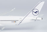 Lufthansa Airbus A350-900 D-AIVD Cleantechflyer NG Model 39040 Scale 1:400