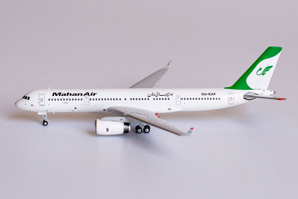 Mahan Air Tupolev Tu-204-120 SU-EAF NG Model 40003 Scale 1:400
