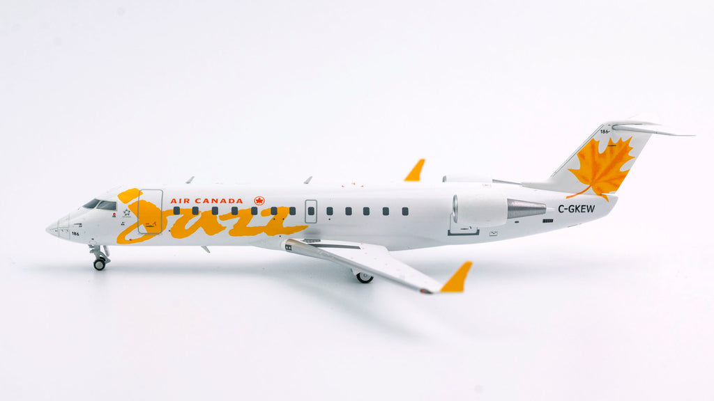 Air Canada Jazz Bombardier CRJ200LR C-GKEW Orange NG Model 52019 Scale 1:200