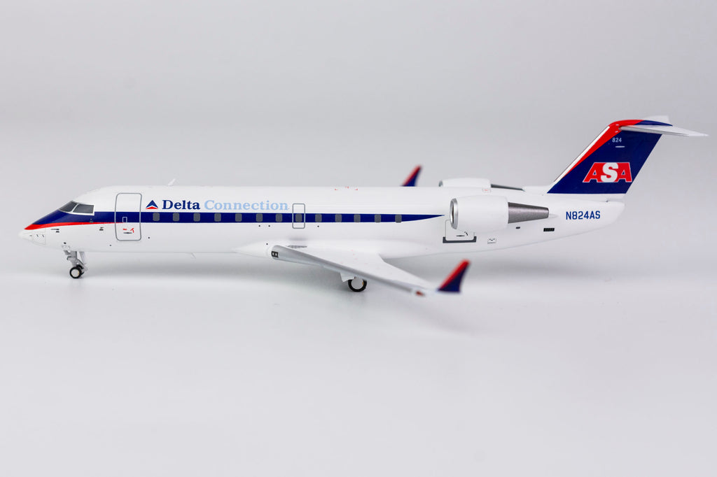 Delta Connection Bombardier CRJ200ER N824AS NG Model 52039 Scale 1:200