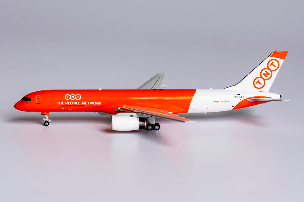 TNT Boeing 757-200BCF OE-LFB NG Model 53173 Scale 1:400