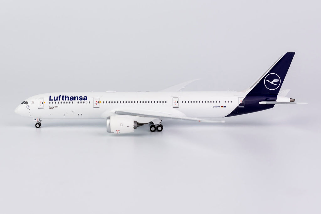 Lufthansa Boeing 787-9 D-ABPA NG Model 55082 Scale 1:400