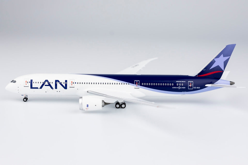 LAN Chile (LATAM) Boeing 787-9 CC-BGI NG Model 55091 Scale 1:400