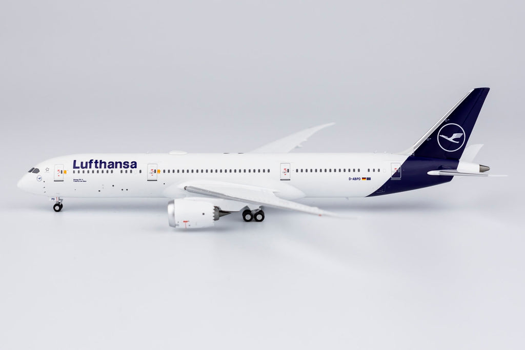 Lufthansa Boeing 787-9 D-ABPD NG Model 55093 Scale 1:400
