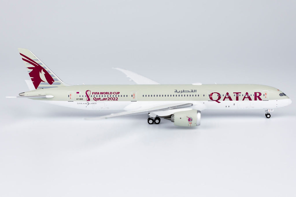 Limox Lufthansa Boeing 787-9 D-ABPD Aircraft Model, 1:200 Limox Lufthansa Boeing 787-9 D-ABPD Aircraft Model, 1:200