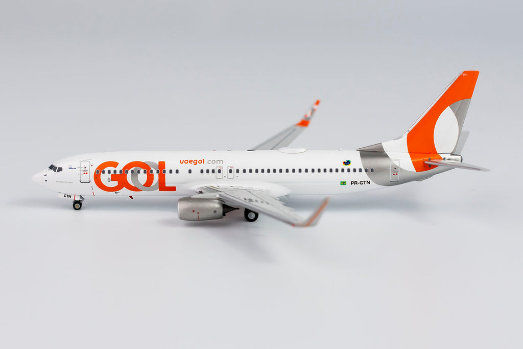 GOL Boeing 737-800 PR-GTN NG Model 58136 Scale 1:400