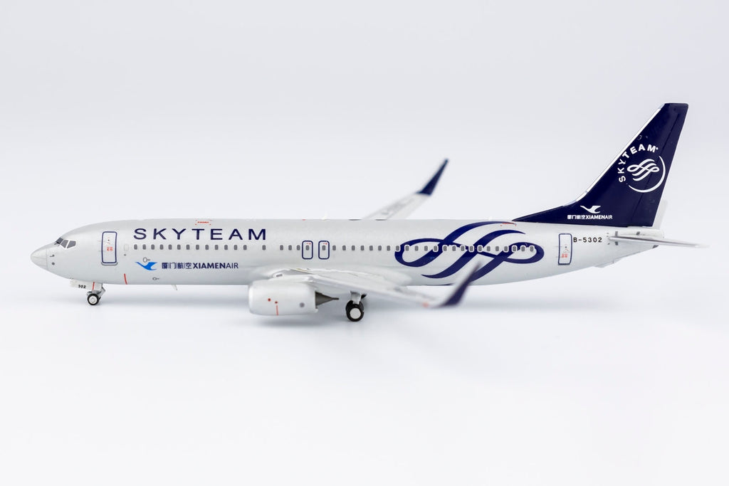 Xiamen Airlines Boeing 737-800 B-5302 Skyteam NG Model 58158 Scale 1:400