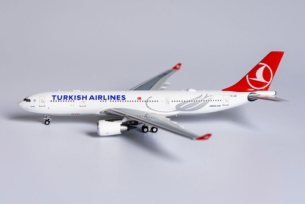 Turkish Airlines Airbus A330-200 TC-JNE NG Model 61033 Scale 1:400