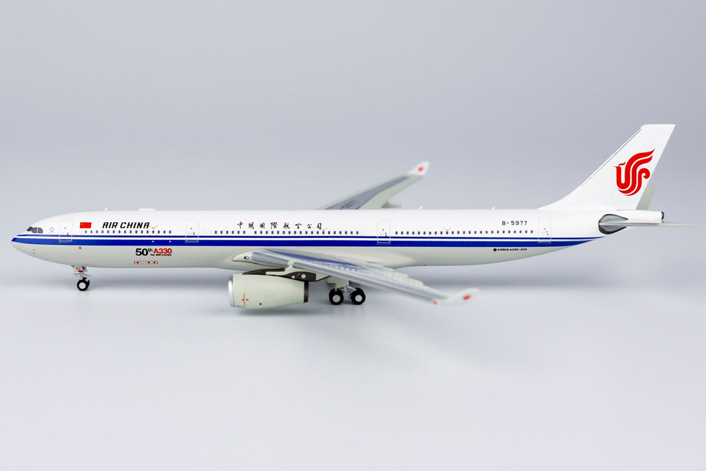 Air China Airbus A330-300 B-5977 50th A330 NG Model 62047 Scale 1:400