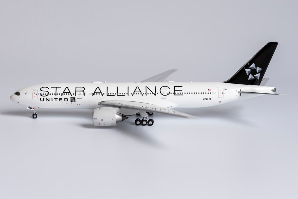 United Boeing 777-200ER N77022 Star Alliance NG Model 72001 Scale 1:400
