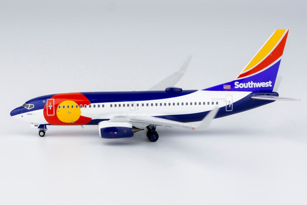 Southwest Boeing 737-700 N230WN Colorado One Heart One NG Model 77021 Scale 1:400