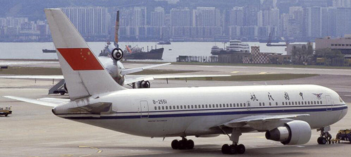 CAAC Boeing 767-200ER B-2551 Aviation AV2059 Scale 1:200
