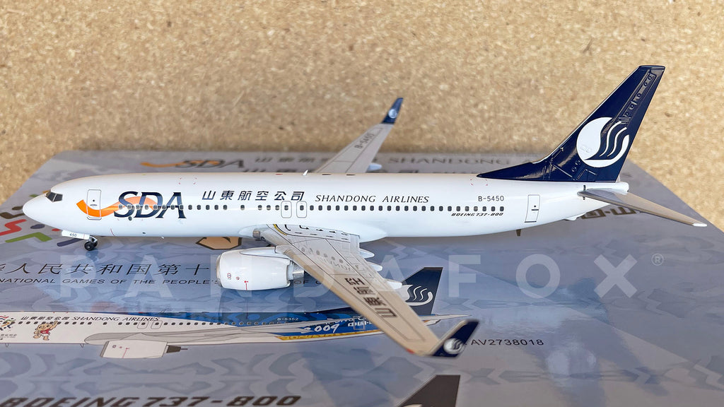 Shandong Airlines Boeing 737-800 B-5450 Aviation AV2738019 Scale 1:200