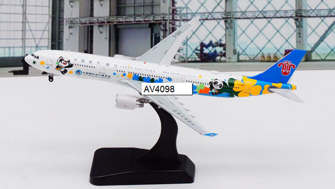 China Southern Airbus A330-300 B-5940 China International Import Expo Aviation AV4098 Scale 1:400