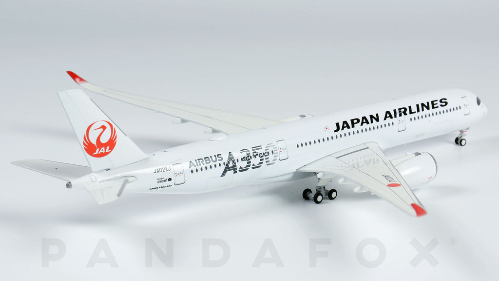 Japan Airlines Airbus A350-900 JA02XJ Silver Titles JC Wings EW4359002  Scale 1:400