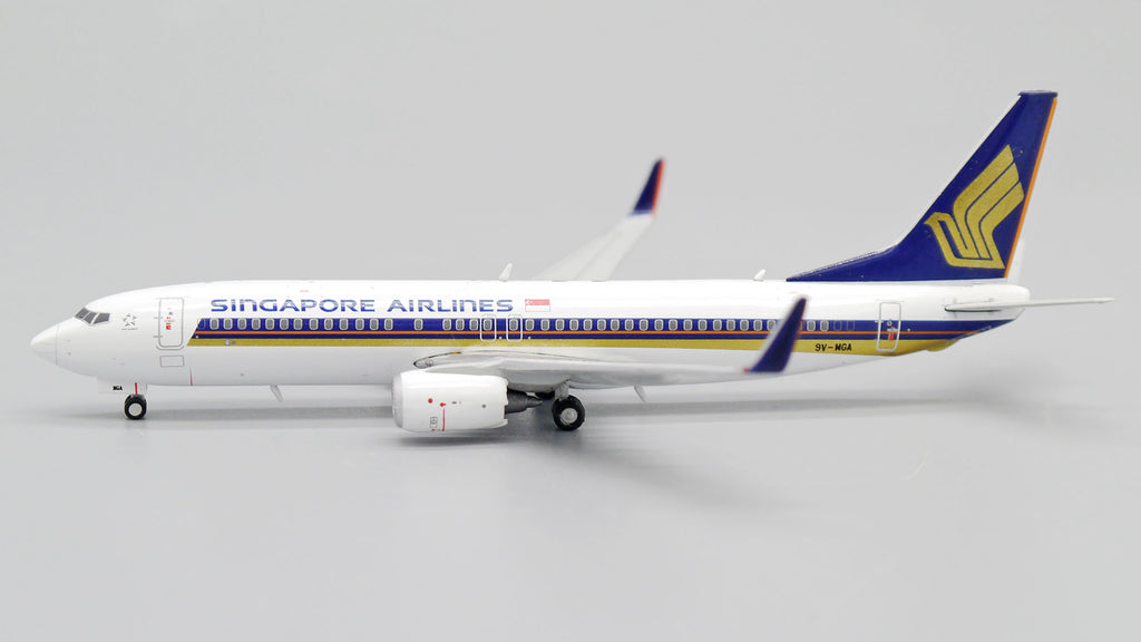 Singapore Airlines Boeing 737-800 9V-MGA JC Wings EW4738011 Scale 1:400